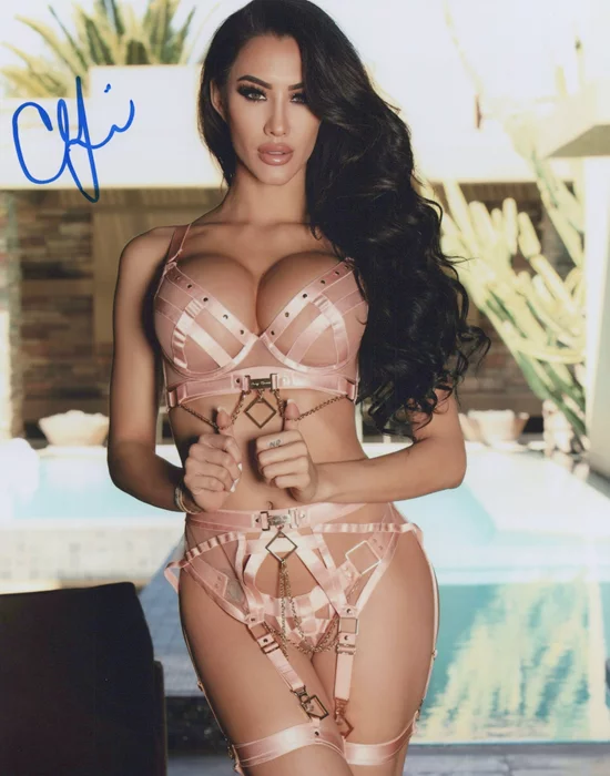 Corrie Yee autograph