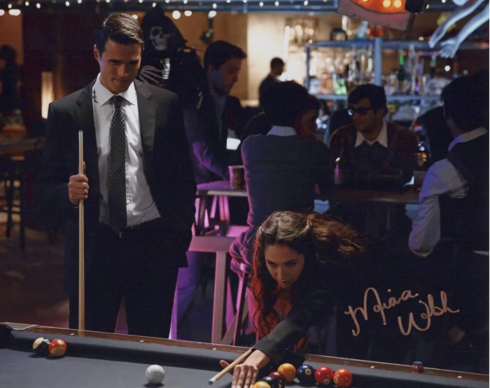 Maiara Walsh autograph