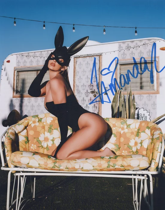 Amanda Paris autograph