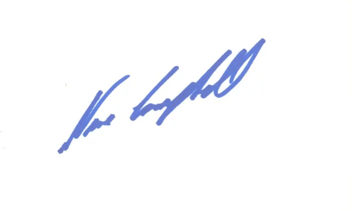 Neve Campbell autograph