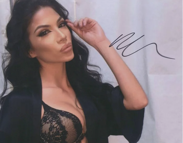 Margaux Cotero autograph