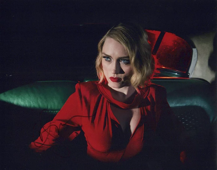 Clare Grant autograph