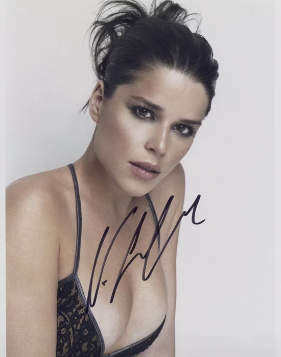 Neve Campbell autograph