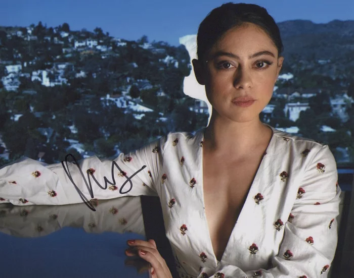 Rosa Salazar autograph