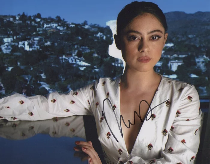 Rosa Salazar autograph