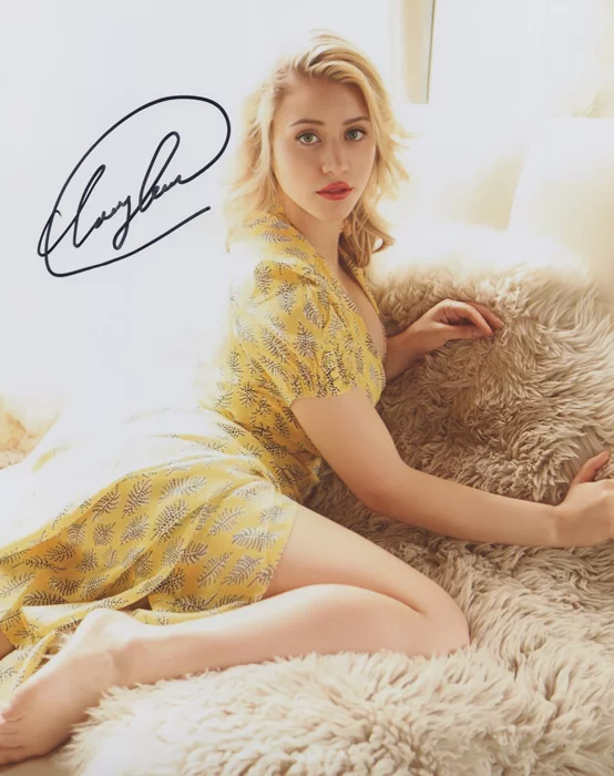 Caylee Cowan autograph