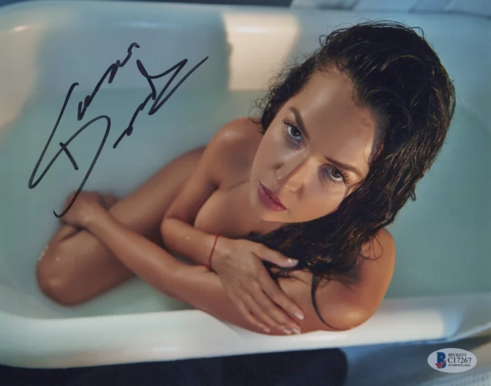 Tamara Duarte autograph