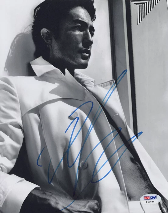 Daniel Henney autograph