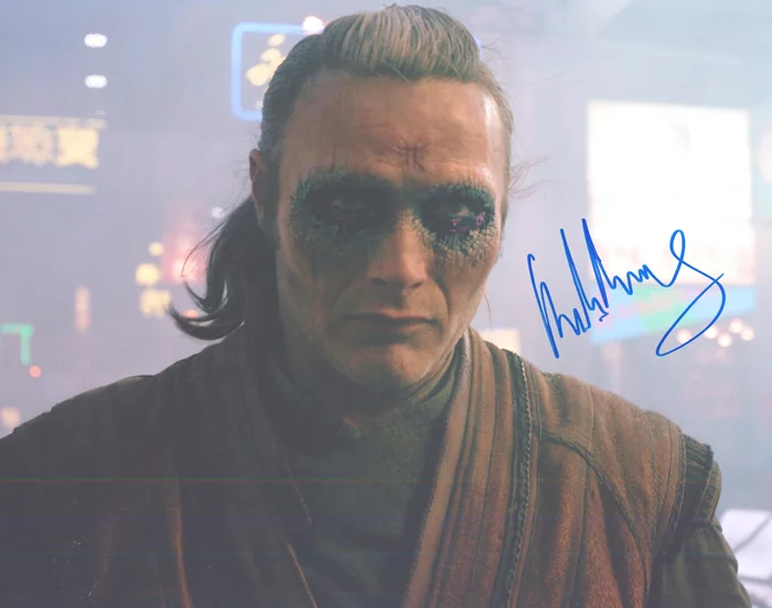 Mads Mikkelsen autograph