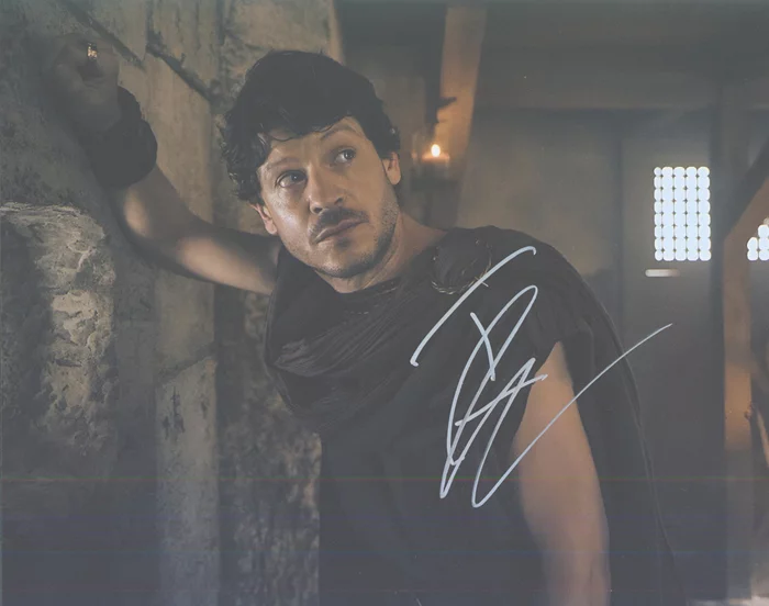 Iwan Rheon autograph
