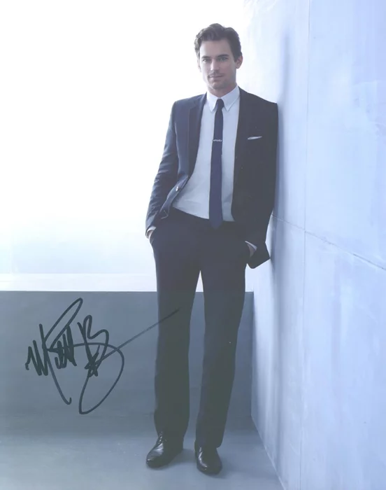 Matthew Bomer autograph