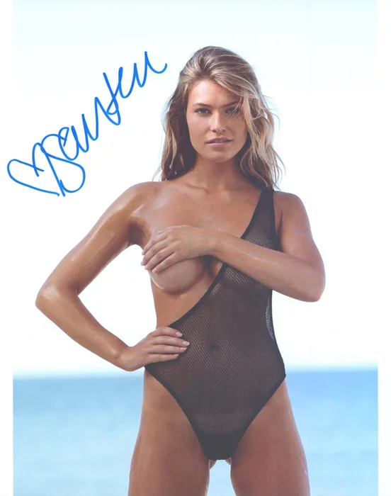 Samantha Hoopes autograph