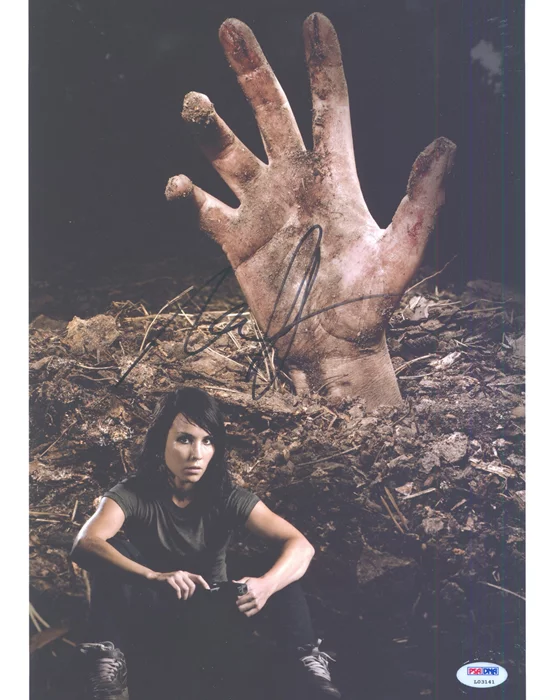 Noomi Rapace autograph