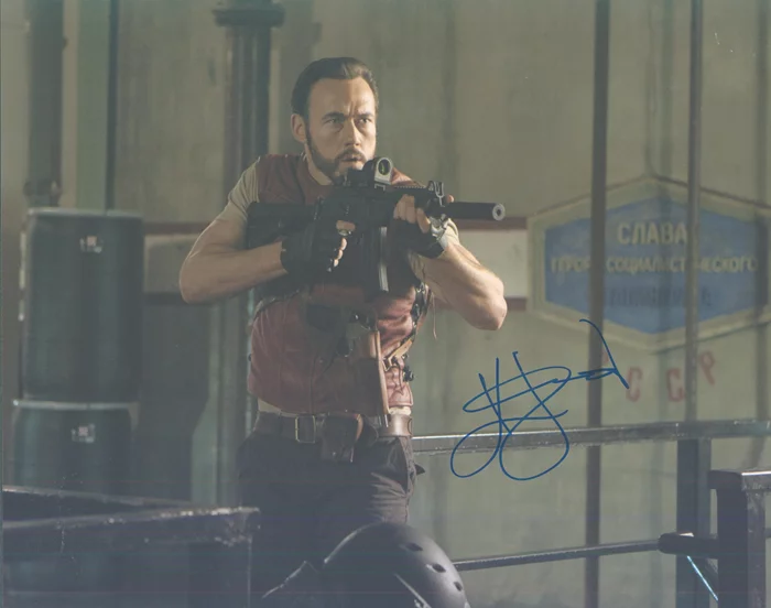 Kevin Durand autograph