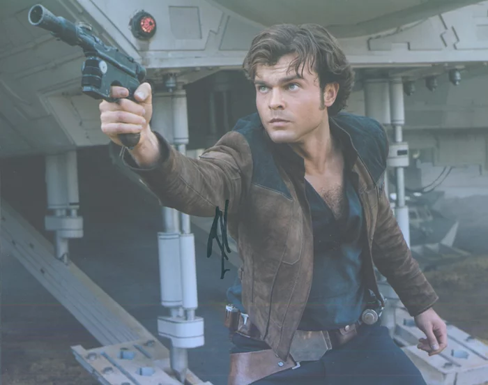 Alden Ehrenreich autograph