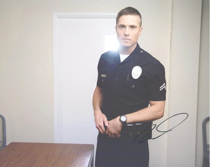 Eric Winter autograph