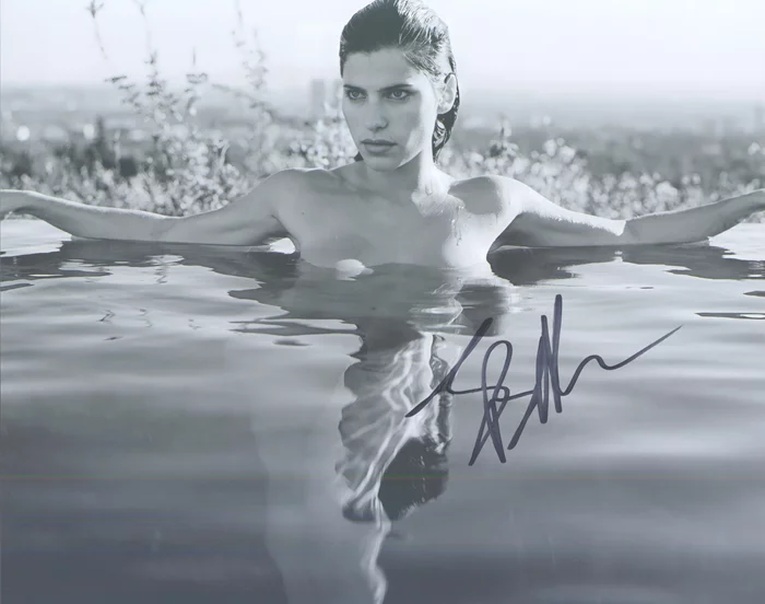Lake Bell autograph