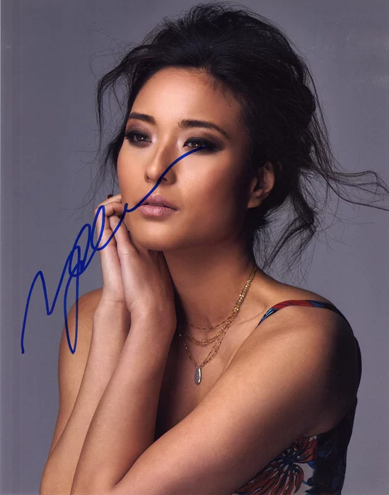 Yvonne Chapman autograph