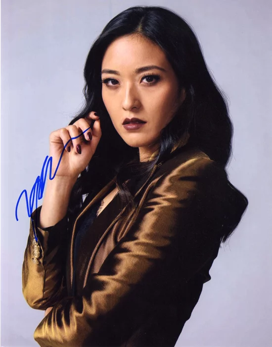 Yvonne Chapman autograph