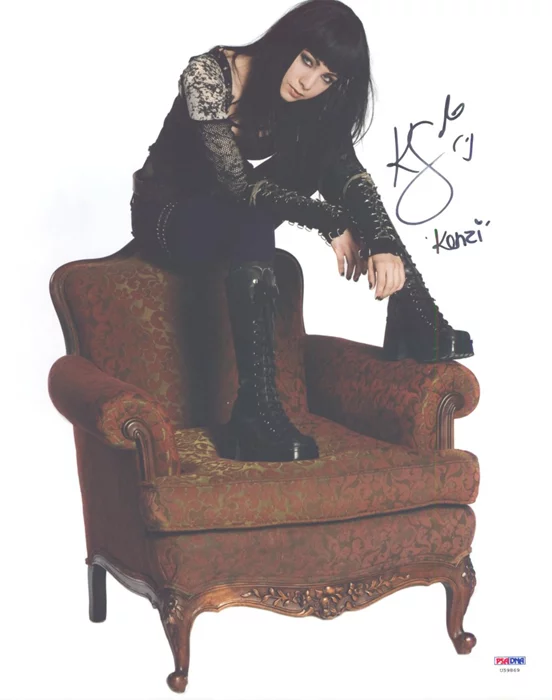 Ksenia Solo autograph