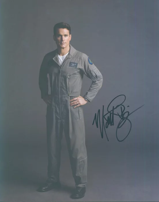 Matthew Bomer autograph