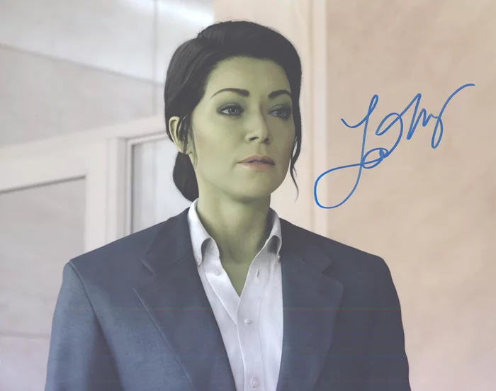 Tatiana Maslany autograph