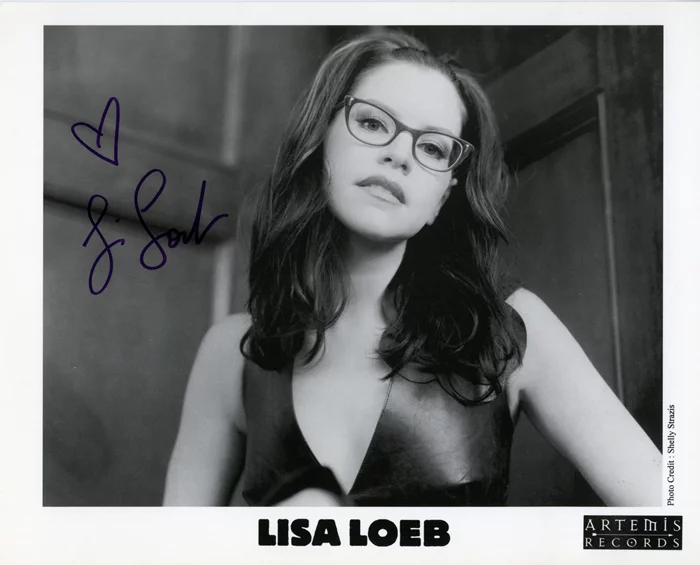 Lisa Loeb autograph