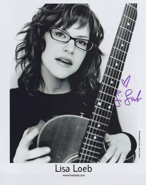 Lisa Loeb autograph