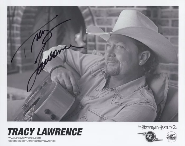Tracy Lawrence autograph