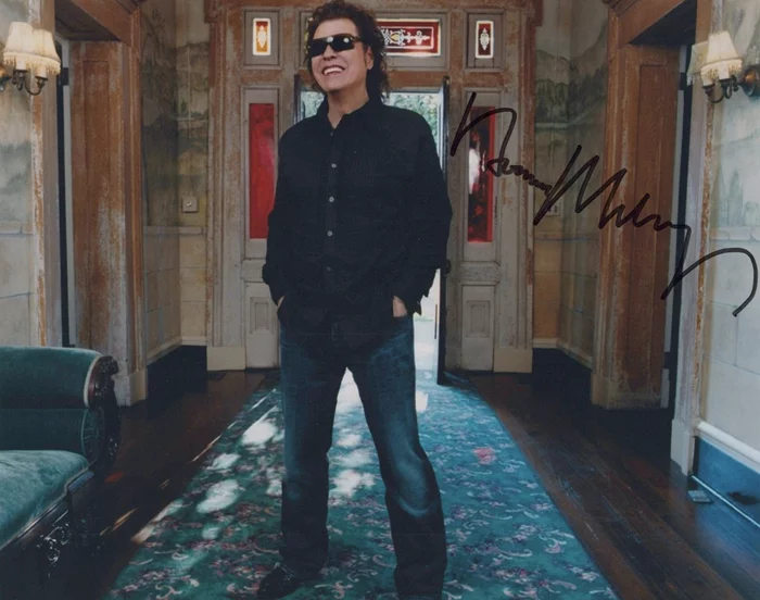 Ronnie Milsap autograph
