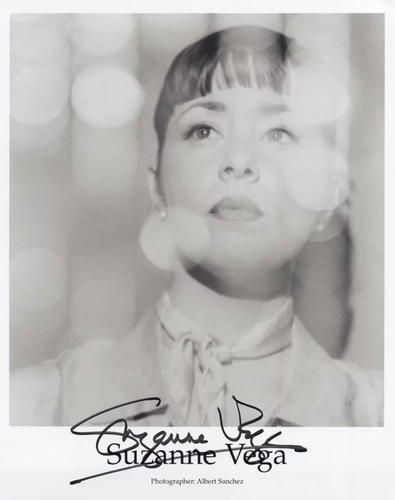 Suzanne Vega autograph