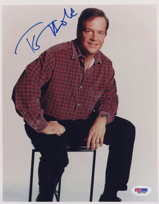 Tom Arnold autograph