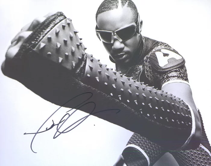 Jessie T. Usher autograph