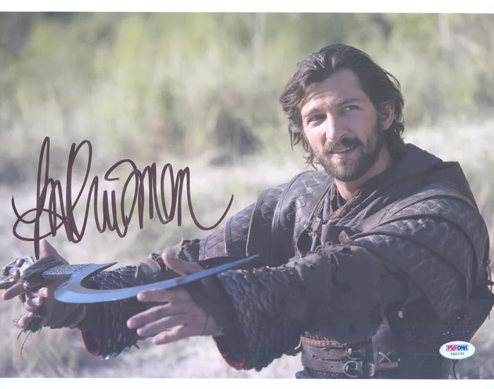 Michiel Huisman autograph
