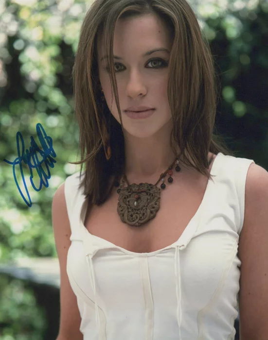 Lacey Chabert autograph