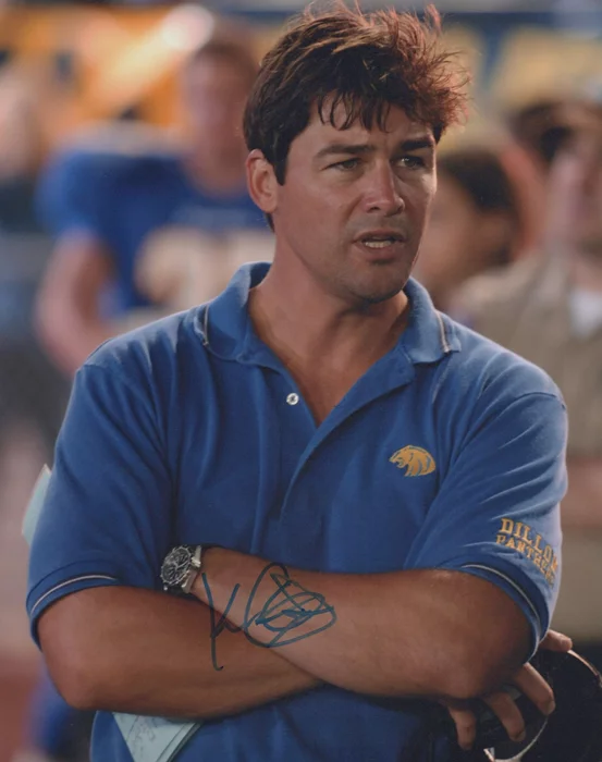Kyle Chandler autograph