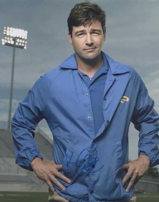 Kyle Chandler autograph