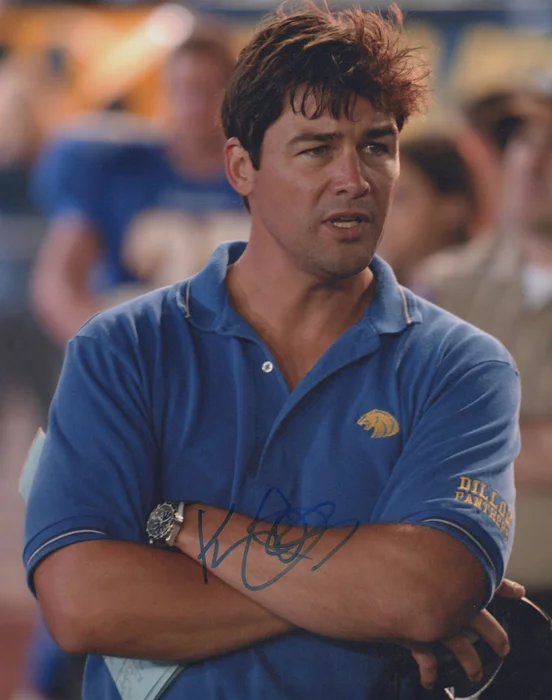 Kyle Chandler autograph