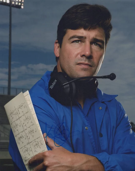 Kyle Chandler autograph