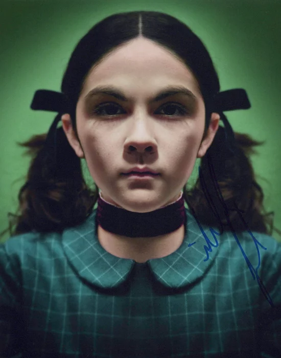 Isabelle Fuhrman autograph