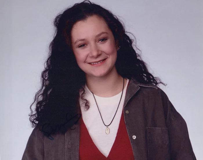 Sara Gilbert autograph