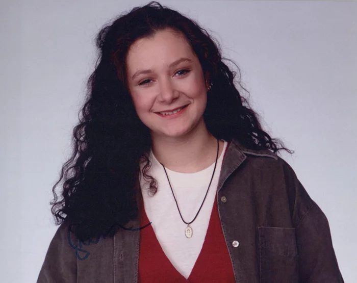 Sara Gilbert autograph