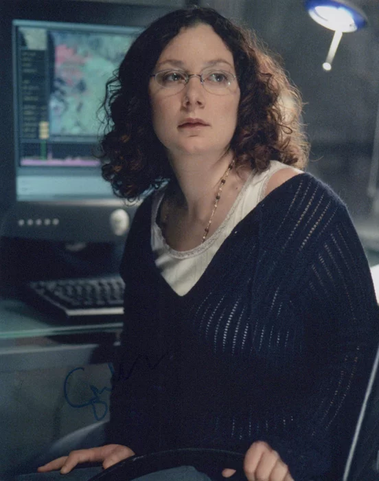 Sara Gilbert autograph