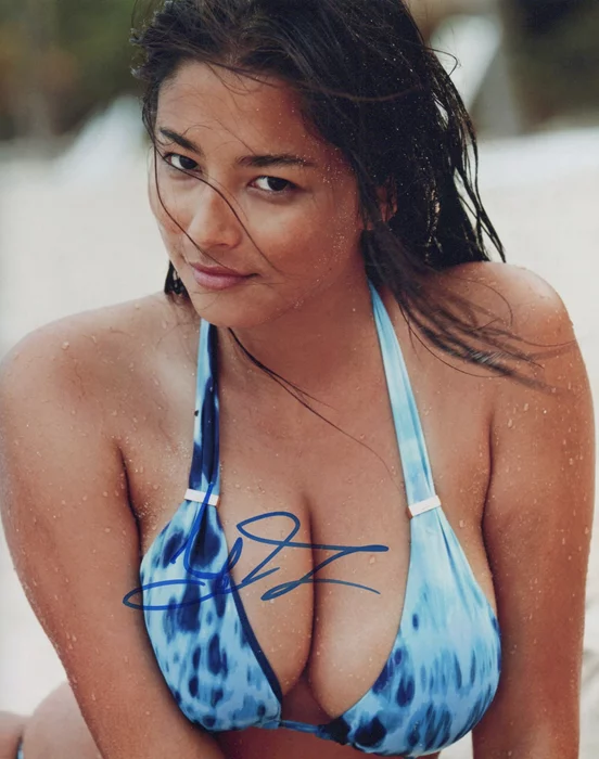 Jessica Gomes autograph