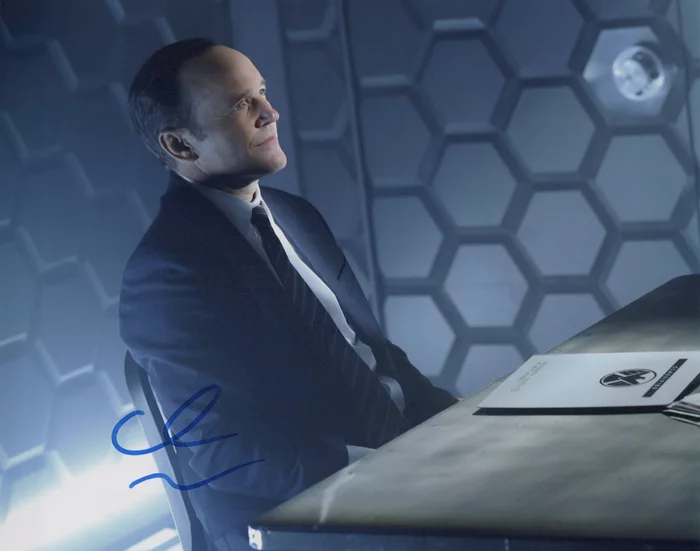 Clark Gregg autograph