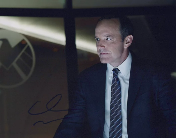 Clark Gregg autograph