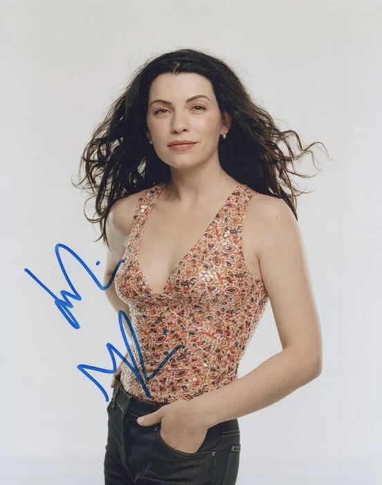 Julianna Margulies autograph
