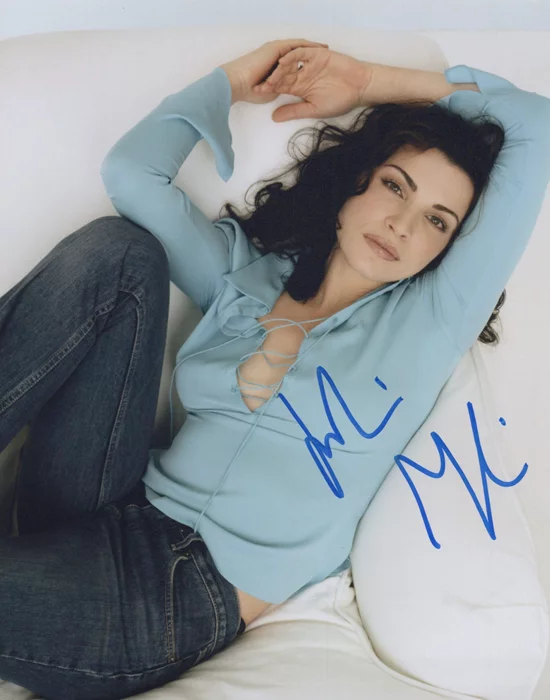 Julianna Margulies autograph