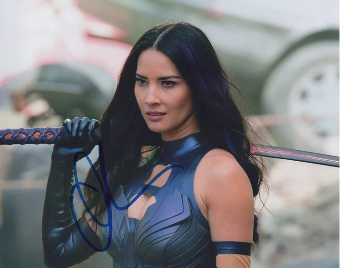 Olivia Munn autograph