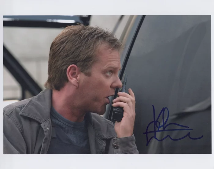 Kiefer Sutherland autograph
